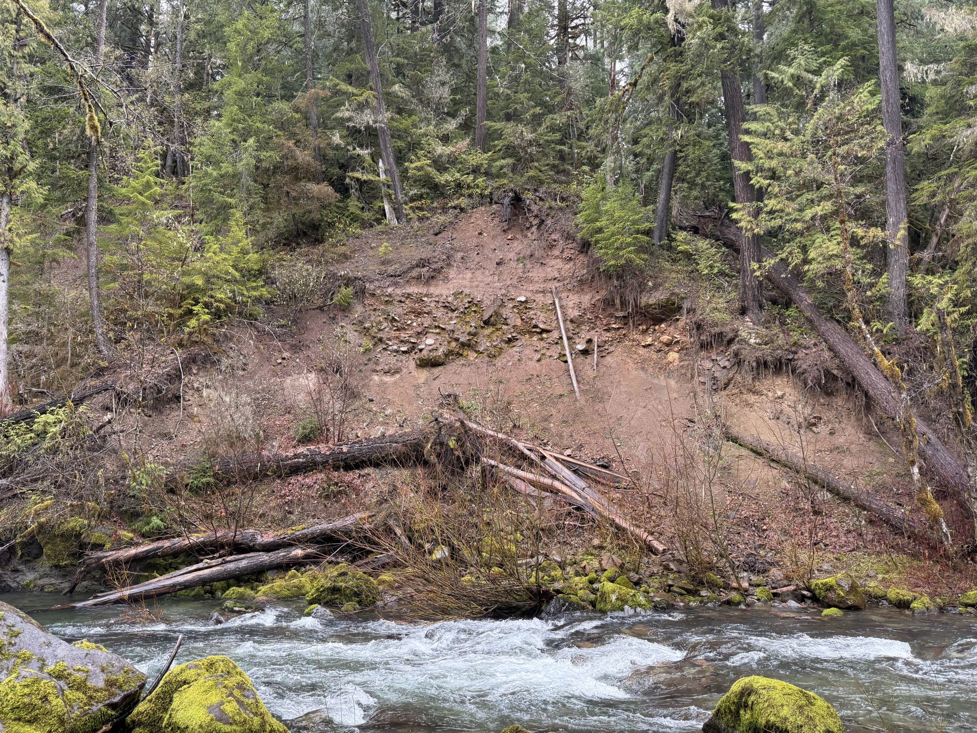 Bench deposit wide view.